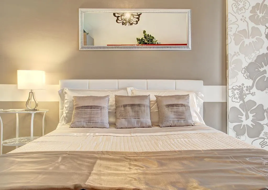 Suitehome Taormina Giardini Naxos 0*,  İtalya